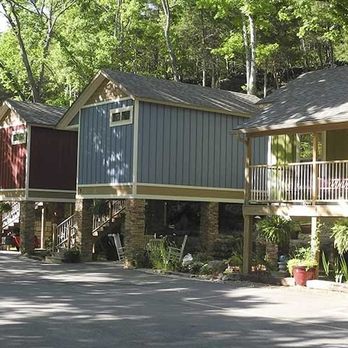 All Seasons Urban Treehouse Village - Tree Houses - Bed & Breakfast Near Me - Eureka Springs, Arkansas