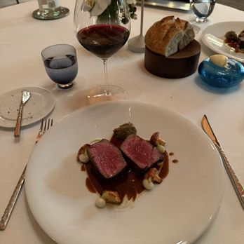 Navio - Beef tenderloin and mushrooms - New American Near Me - Half Moon Bay, California Navio - Beef tenderloin and mushrooms - New American Near Me - Half Moon Bay, California