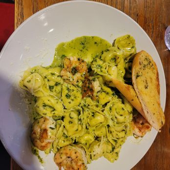 Meoni's Italian Kitchen - Cheese tortellini with pesto sauce and shrimp - Italian Near Me - Bullhead City, Arizona