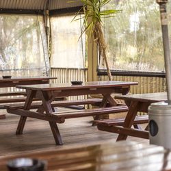 Lockies Hotel - Al Fresco Dining & Functions