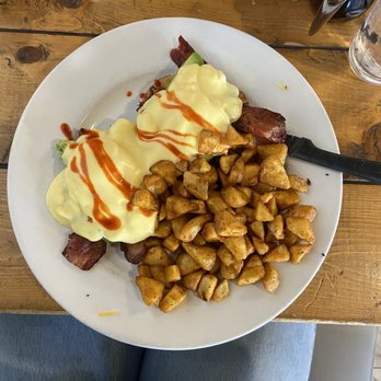 Honeybear Cafe - Benedict avocado bacon - Breakfast & Brunch Near Me - Chicago, Illinois