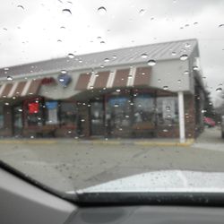 Ati's Jewelers - Front of the store I took in the rain....