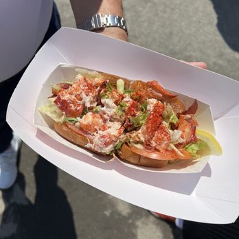Smorgasburg - Lobster roll - Food Stands Near Me - Jersey City, New Jersey Smorgasburg - Lobster roll - Food Stands Near Me - Jersey City, New Jersey