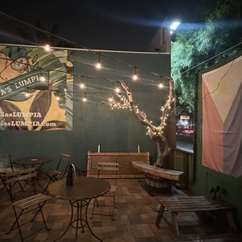 Lia’s Lumpia - outside patio - Filipino Near Me - San Diego, California