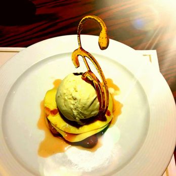Hotel InterContinental - Great coconut ice cream dessert - Hotels Near Me - Santiago, RM
