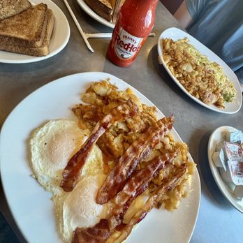 The Grill - Diners Near Me - Linden, New Jersey