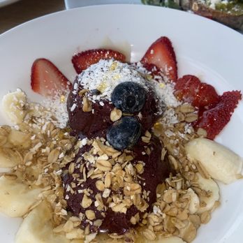 Broken Yolk Cafe - Acai Bowl - Breakfast & Brunch Near Me - Meridian, Idaho