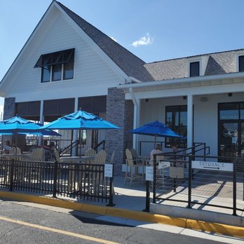 Surf Rider East Beach - Exterior patio - Burgers Near Me - Norfolk, Virginia Surf Rider East Beach - Exterior patio - Burgers Near Me - Norfolk, Virginia