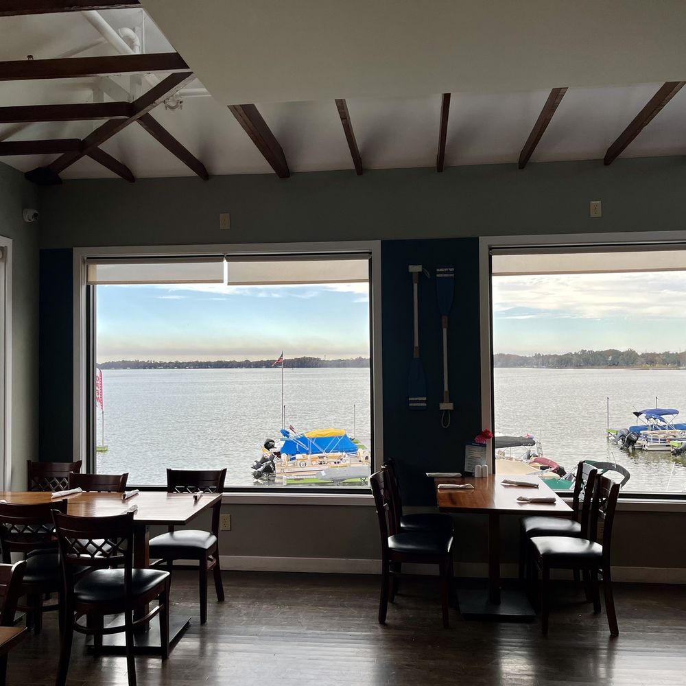 Lake Eustis Waterfront Grille - Seafood Near Me - Eustis, Florida