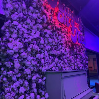 Almost Famous - decor inside - Cocktail Bars Near Me - Scottsdale, Arizona