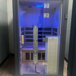 Miracle Tanning - Halo Infrared Salt Sauna