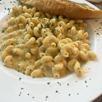 Martin's Corner - Martins Mac N Cheese - American Near Me - Chicago, Illinois