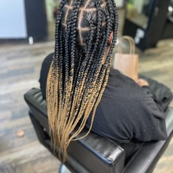Elegance House Creations - Jumbo knotless braids