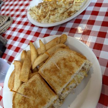 Galloping Hen - Breakfast & Brunch Near Me - Ventura, California