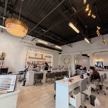LeO Nails & Organic Spa - Nail Salon interior - Nail Salons Near Me - Camas, Washington