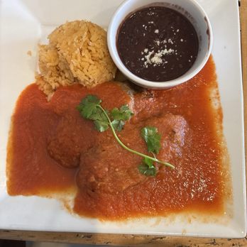 Quiadaiyn Restaurant - Chile Rellenos Queso - Mexican Near Me - Los Angeles, California