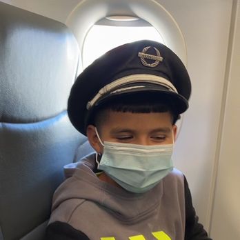 American Airlines - My son first day traveling when the pilot came and made my son happy - Airlines Near Me - Baltimore, Maryland