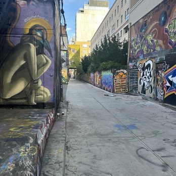 Graffiti Alley - Graffiti Alley - Public Art Near Me - Toronto, Ontario Graffiti Alley - Graffiti Alley - Public Art Near Me - Toronto, Ontario