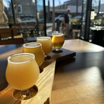 Dana Point Ale House - Flight - Beer Bar Near Me - Dana Point, California
