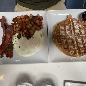 Bru's Wiffle - Big Breakfast - Breakfast & Brunch Near Me - Santa Monica, California