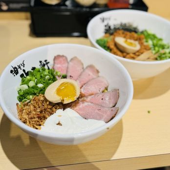 Kajiken - Roast Beef Aburasoba and Homura in back - Ramen Near Me - Elk Grove, California Kajiken - Roast Beef Aburasoba and Homura in back - Ramen Near Me - Elk Grove, California