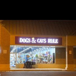 Dogs & Cats Rule - Exterior of New Hope Dogs & Cats Rule from the parking lot on 10/7/22.