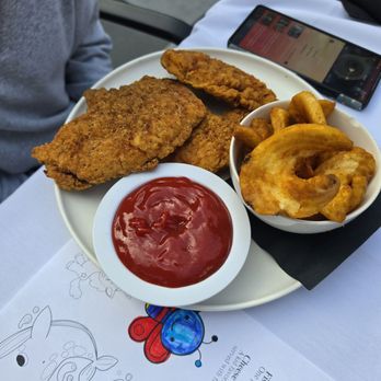 520 Bar & Grill - Chicken tenders - Bars Near Me - Bellevue, Washington