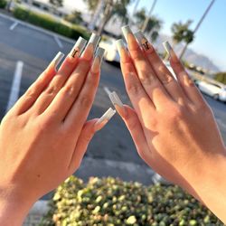 Unique Salon - Fullset w/ french tip by Vy