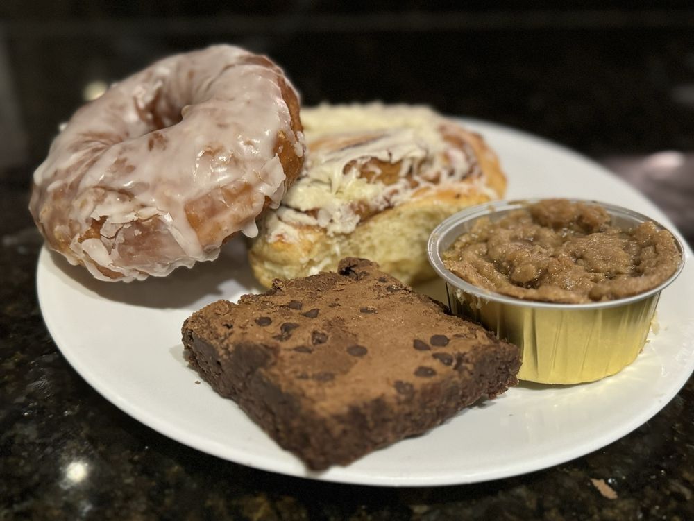 Food from Bear Mountain Bakery & Cafe