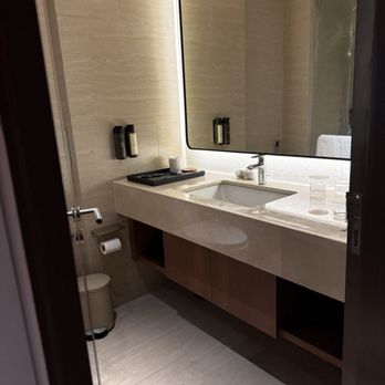 Seda Bonifacio Global City - Bathroom of course - Hotels Near Me - Taguig, NCR