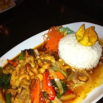 Nicky's Thai Kitchen - Cashew chicken level 4 on spice. :) - Thai Near Me - Pittsburgh, Pennsylvania