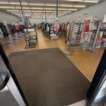 Goodwill - Thrift Stores Near Me - Columbus, Nebraska Goodwill - Thrift Stores Near Me - Columbus, Nebraska