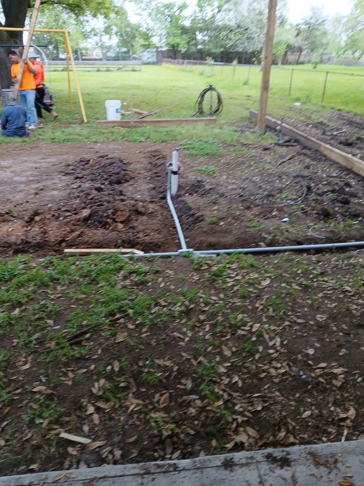 Slide of DNR roofing  remodeling  and demolicion