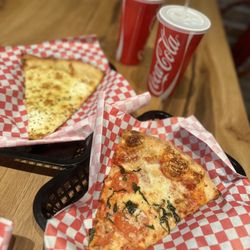 Victorinos Pizzeria  - The Bonita White NY and Ciao Bella Margarita NY