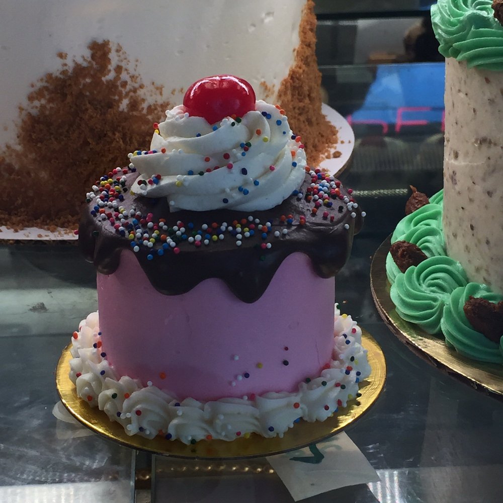 Amy's baked cakes are simply a work of art. I'm always amazed at the variety, and the creativity.