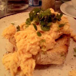 Eggs (scrambled) on toast