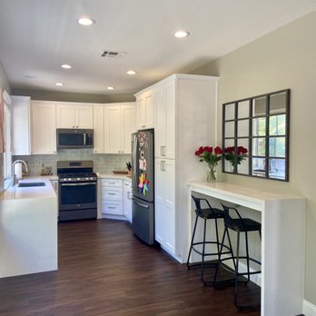 Friendly Flooring - New floors, baseboards, renovated kitchen with breakfast bar and fresh paint. - Flooring Near Me - San Marcos, California Friendly Flooring - New floors, baseboards, renovated kitchen with breakfast bar and fresh paint. - Flooring Near Me - San Marcos, California