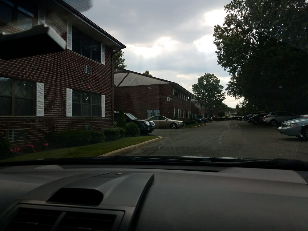 MANOR PARK APARTMENTS Updated September 2024 215 Carlls Path, Deer Park, New York