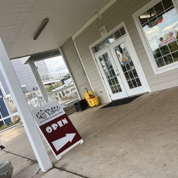 Moo Thru Lake Anna - Ice Cream & Frozen Yogurt Near Me - Mineral, Virginia Moo Thru Lake Anna - Ice Cream & Frozen Yogurt Near Me - Mineral, Virginia