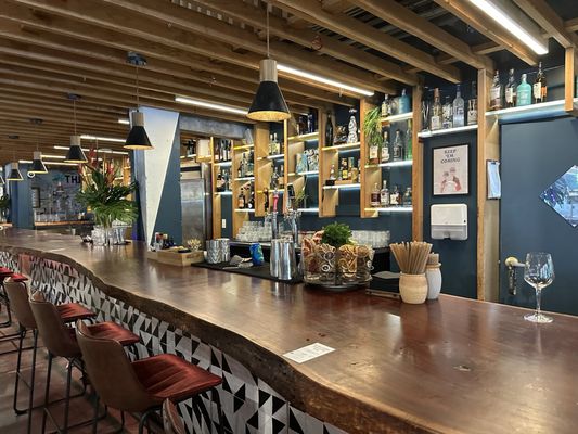 Ash! Pizza Parlor by null