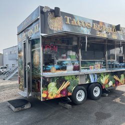 Tacos El Pelon - Food stand