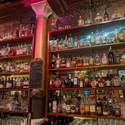 Kells Irish Restaurant & Pub - Bar pic