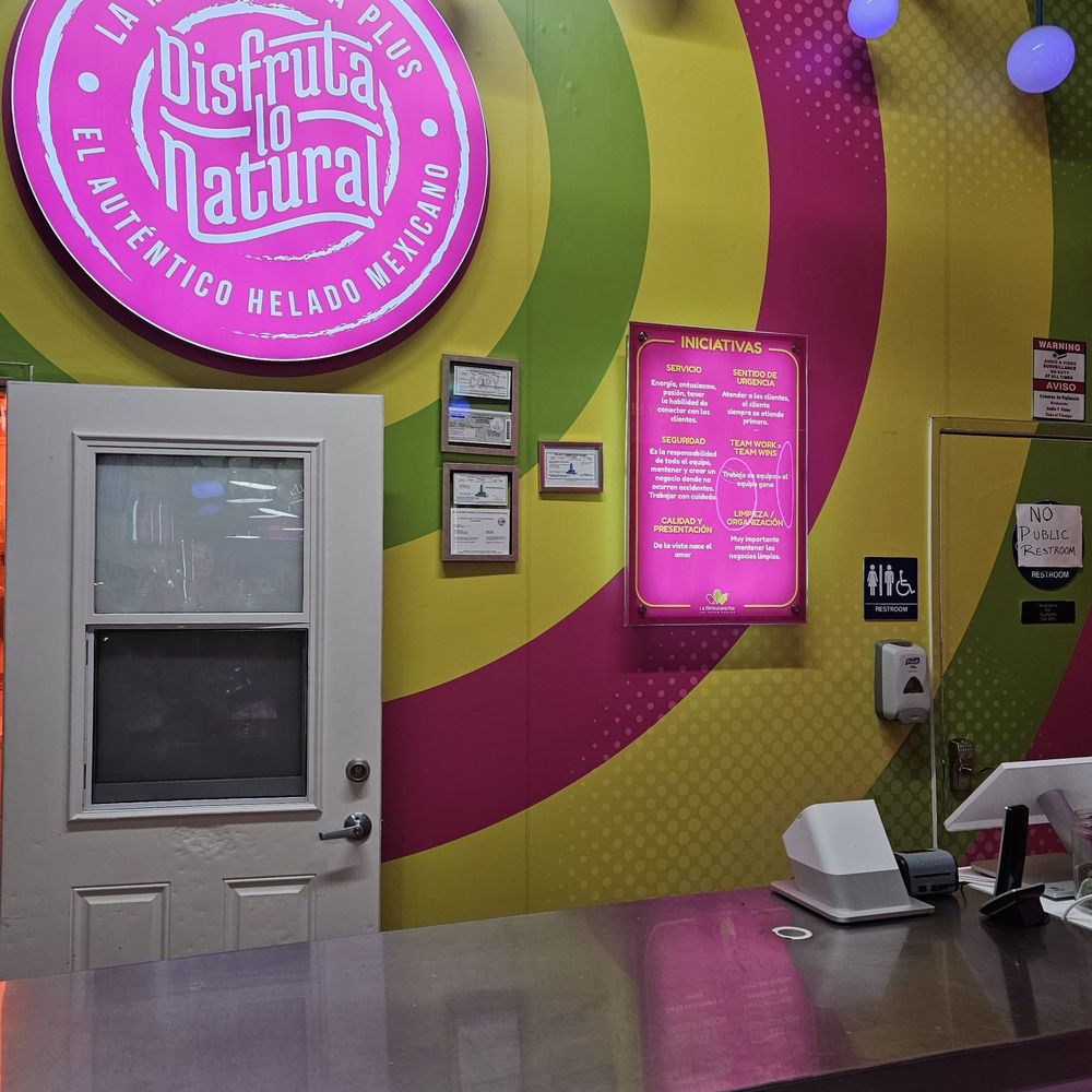 Michoacana Delights - Cashier area - Ice Cream & Frozen Yogurt Near Me - Los Angeles, California