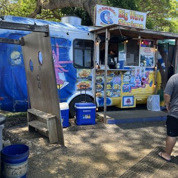 Big Wave Shrimp - Food truck stand - Seafood Near Me - Haleiwa, Hawaii