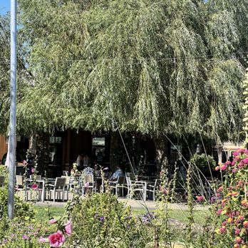 Michael David Winery - Spot to relax - Wine Tasting Room Near Me - Lodi, California Michael David Winery - Spot to relax - Wine Tasting Room Near Me - Lodi, California
