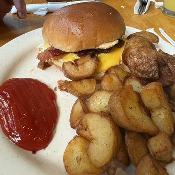 West Side Market Cafe - Fried Egg Sandwich w/ Potatoes - Breakfast & Brunch Near Me - Cleveland, Ohio West Side Market Cafe - Fried Egg Sandwich w/ Potatoes - Breakfast & Brunch Near Me - Cleveland, Ohio