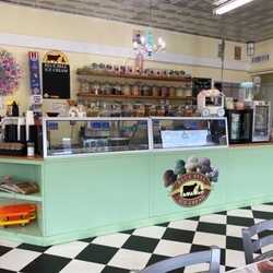 Scoops Creamery - Ice cream bar