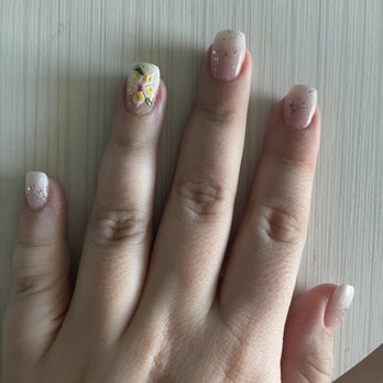 Tami-A Nails Salon - The French ombré and the glitter look nice. - Nail Salons Near Me - Honolulu, Hawaii Tami-A Nails Salon - The French ombré and the glitter look nice. - Nail Salons Near Me - Honolulu, Hawaii