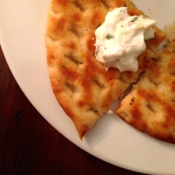 Taverna Lakis - Pita with tzatziki