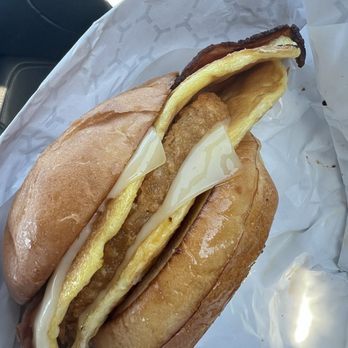 Munch Box - BYO Breakfast Sandwich with brioche bun, egg, hasbrowns and bacon swiss cheese - Breakfast & Brunch Near Me - Henderson, Nevada